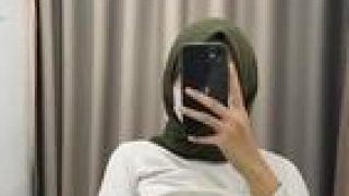 Hijaber cantik pamerin toket imut