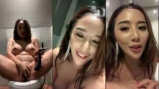 Hilda Mandi lanjut Colmek Bugil di Toilet Hotel