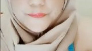 Tantri Jilbab sange binal colmek