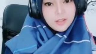 Hijabers Cantik Joget Erotis