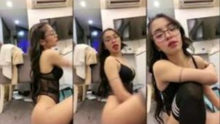 Caroline Lingerie Hitam Seksi Abis