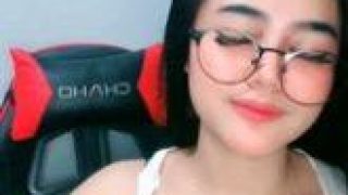 Belahan toket berkeringat bikin sange pascol