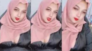 Hijabers Belahan Ketat Live Mendesah